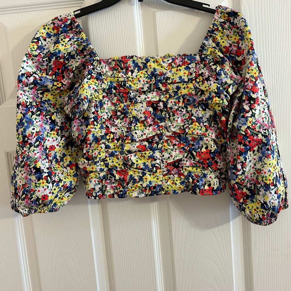 Floral puff sleeve crop top